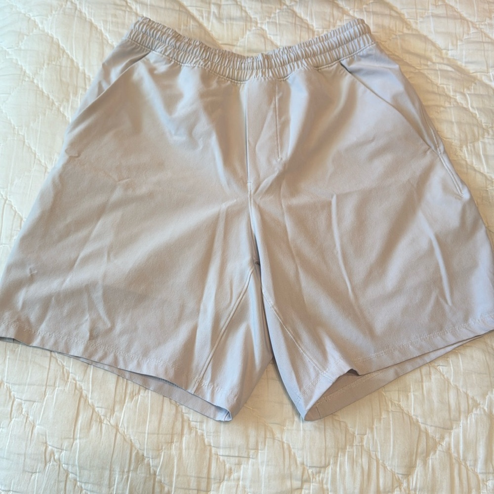 Pace Breaker lined 7” short size small light gray like new